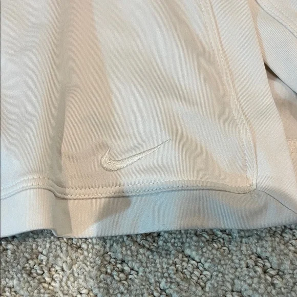 Nike Women's Skirt - Picture 2 of 3